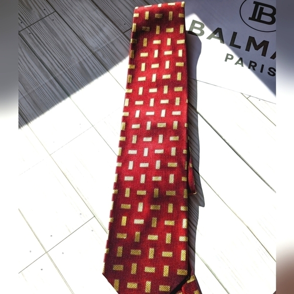 Balmain Vintage Couture Geometric Print Silk Men's Necktie in Red and Gold - Picture 3 of 11